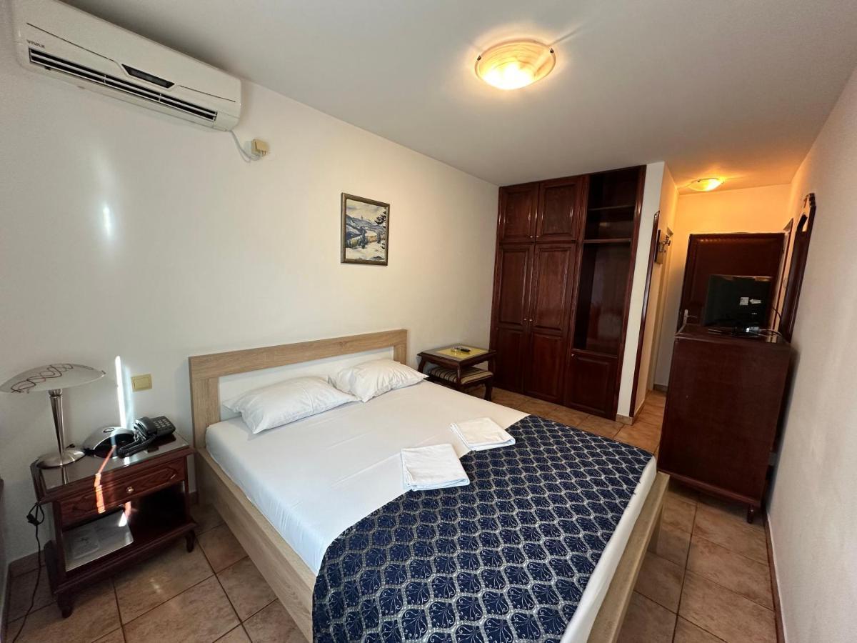 Beatrix Lux Hotel Budva Exterior photo